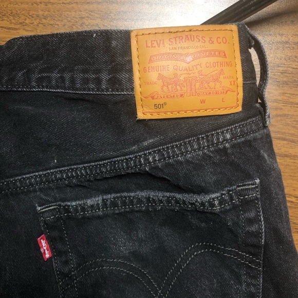 Levi’s 501 black shorts - Picture 3 of 5